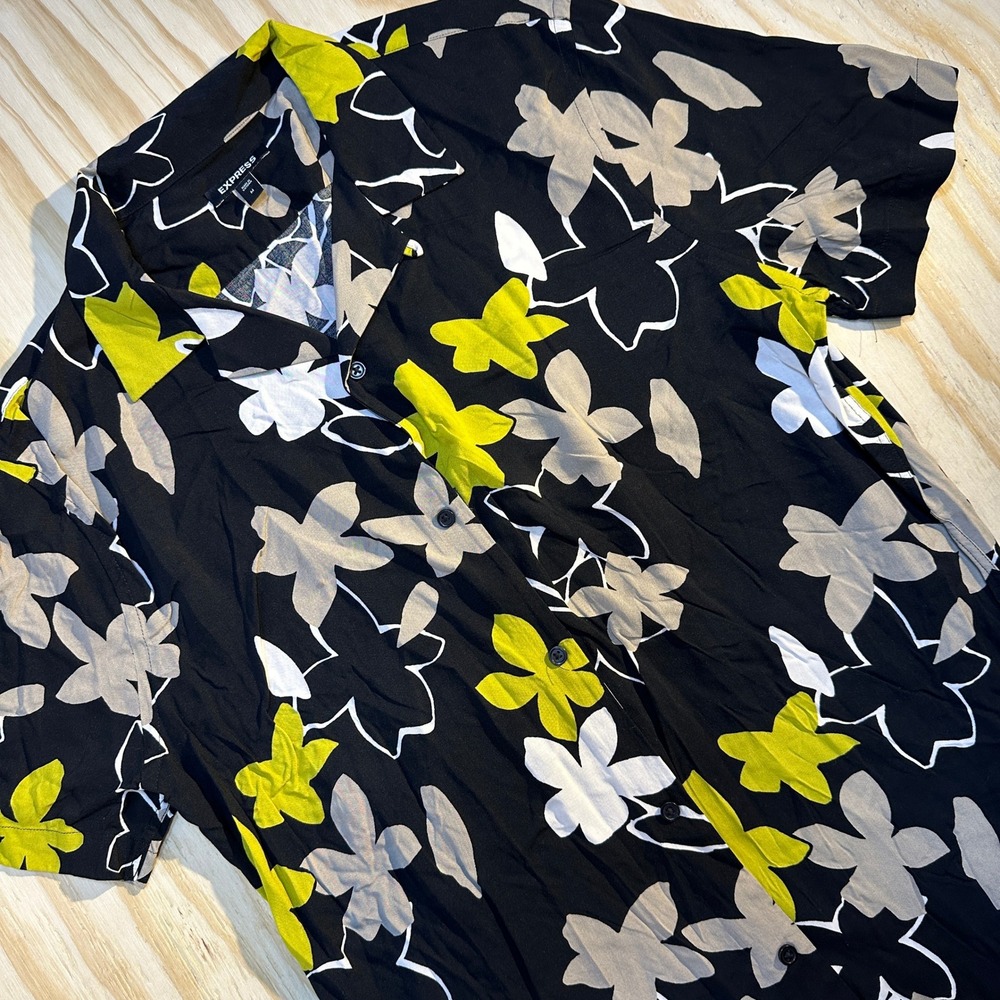 Express Mens Medium Black Floral Short Sleeve Button Up Shirt Graphic Tropical